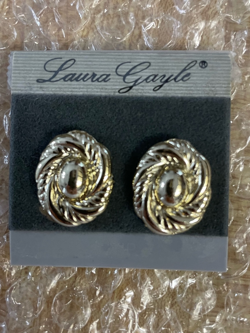 Vintage Laura Gayle Button Clip on Earrings